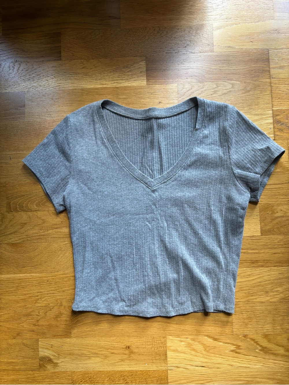 H&M Ribbed V-Neck Crop Top - Gray